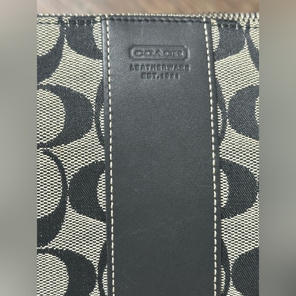 Coach Signature Canvas Crossbody Bag - Picture 5 of 8